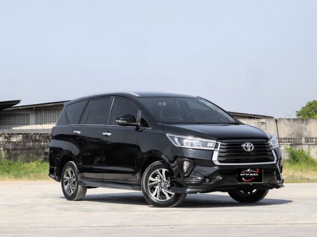 Toyota Innova 2.8 Crysta (AT) Toyota Innova 2.8 Crysta (AT)